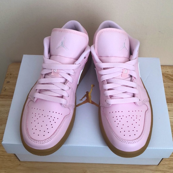 💖💖NIKE AIR JORDAN 1 LOW SNEAKERS💖💖 - Picture 4 of 9